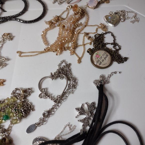 Lot Of 30 Pendant Necklaces - Picture 6 of 16